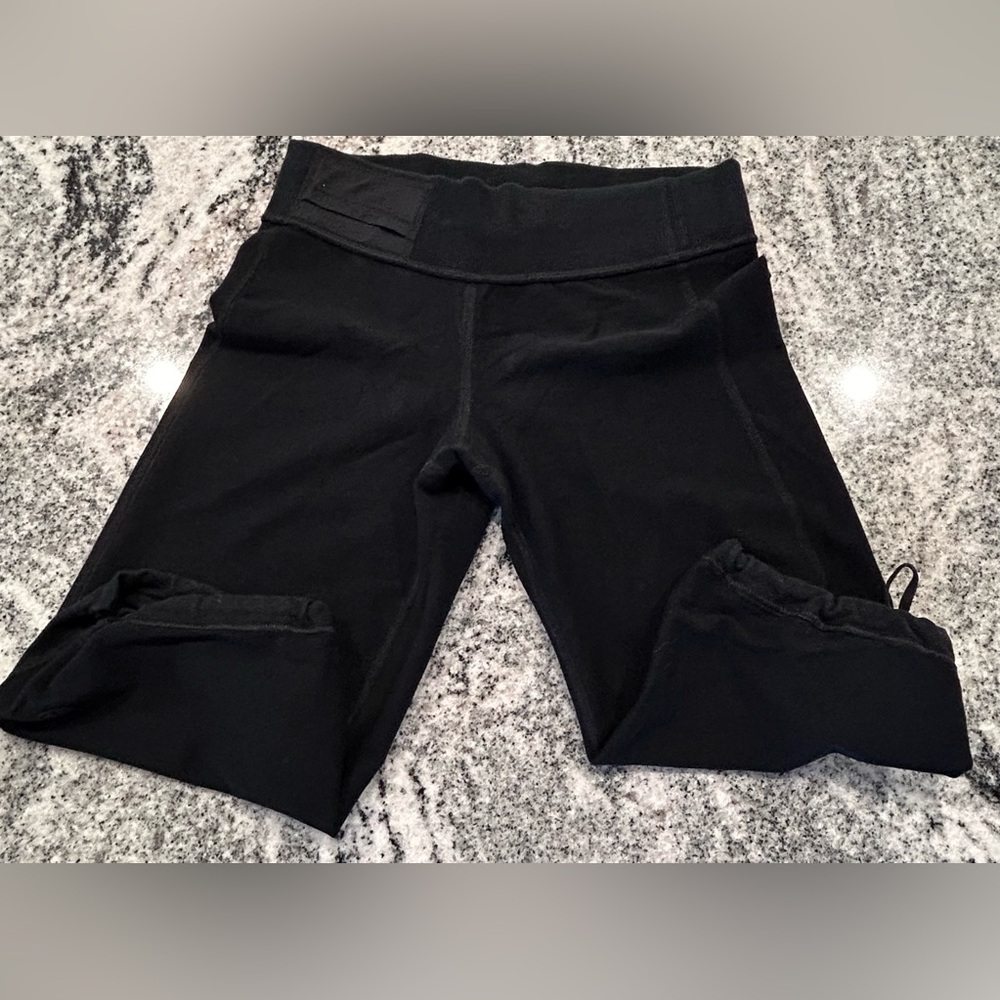 lululemon athletica Black Sweatpants Size 4
Shorts  elastic waist with tie - Picture 7 of 8